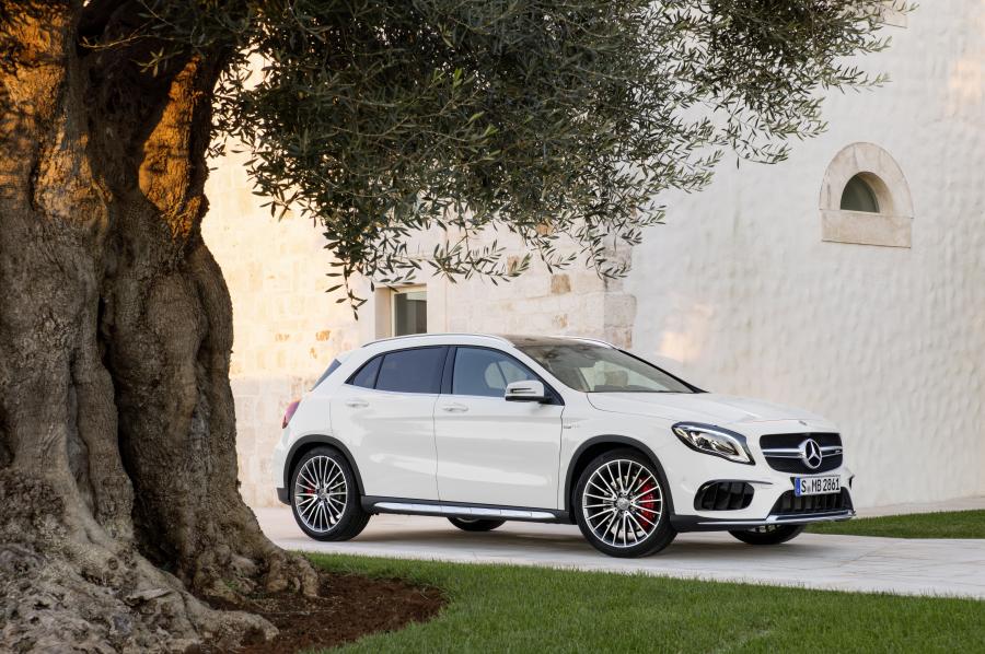  Mercedes-AMG GLA45 4Matic 2017 года  (WW) (фото 19 из 40)